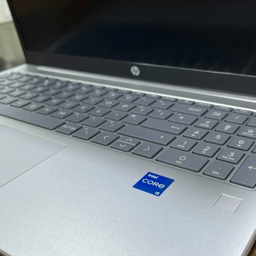 HP LAPTOP 15 fd0050na -CORE i5-13th GENE  /RAM 16 GB DDR4  /SSD 512GB /ECRAN 15.6 FHD *PROMO*
