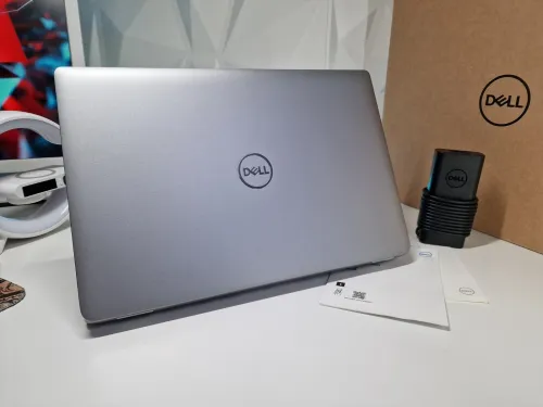 DELL LATITUDE 5450/-CORE ULTRA 5 135H- /RAM 32 GB /SSD 512 GB  /ECRAN 14" IPS- 250NITS