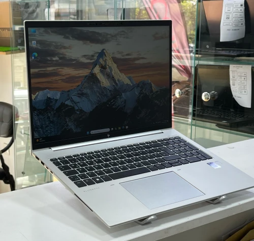 HP ELITEBOOK 860 G10 I5 1345U Vpro 16GB 512GB SSD 16,1" FULL HD 