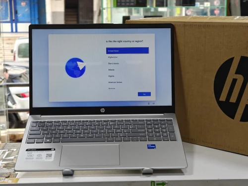 HP LAPTOP 15 I5 1235U 8GB 512GB SSD 15,6 HD+ TACTILE NEUF SOUS EMBALLAGE JAMAIS UTILISÉ 
