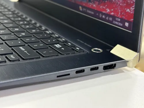 TOSHIBA TECRA X40D I5-7300U 8GB 256GB SSD 14.1 FHD TACTILE