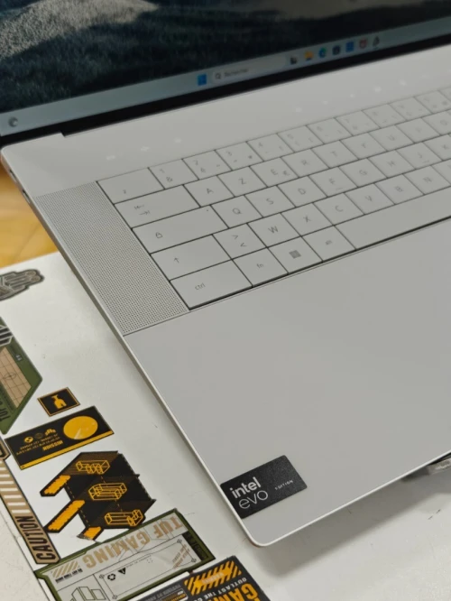 DELL XPS 9640 INTEL ULTRA 7 155H 16GB 1TB SSD RTX 4050 16,3 FHD+ NEUF JAMAIS UTILISÉ 