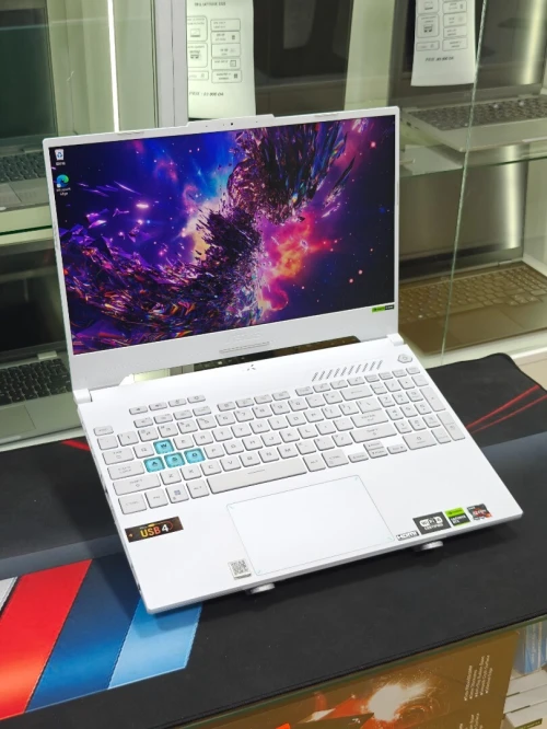 ASUS TUF A15 WHITE ÉDITION RYZEN 7 7735H 16GB 512GB SSD NVME 15,6 FULLHD IPS 144HZ NVIDIA RTX 4060 8GB