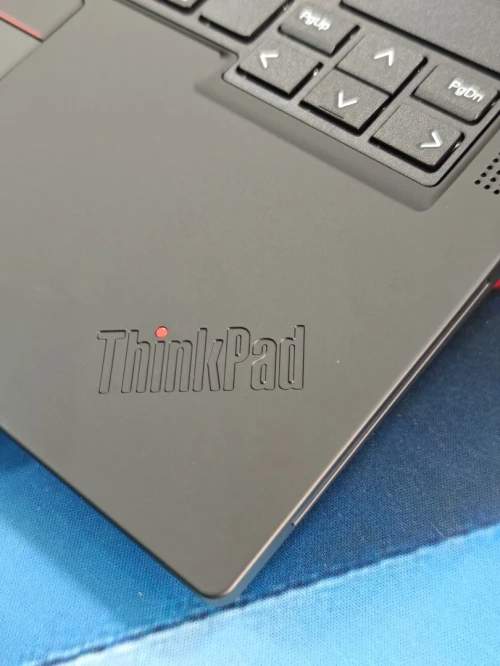 LENOVO THINKPAD T14 GEN5 INTEL CORE ULTRA 7 165U 16GB 256GB SSD NVME 14,1 FULLHD+