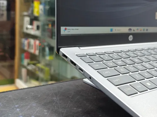 HP LAPTOP 14 I5 1335U 16GB 256GB SSD 14,1 HD+ INTEL IRIS XE