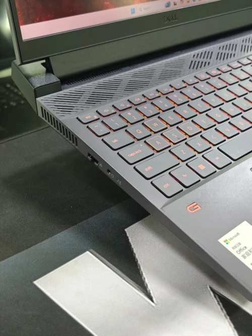DELL G15 5520 INTEL CORE I7 12700H 16GB 512GB SSD NVME 15,6 FULLHD IPS 165HZ RTX 3060 6GB