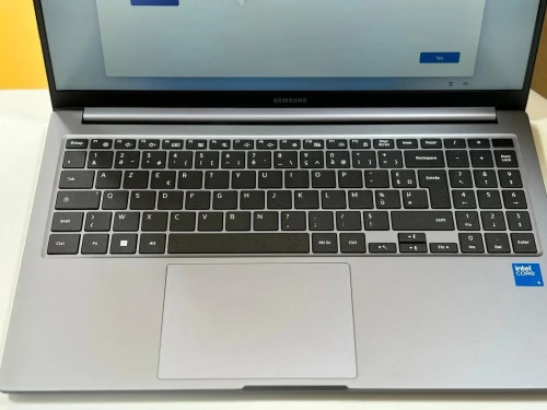 SAMSUNG GALAXY BOOK 4 INTEL 5 120U 8GB 512 GB SSD NEUF SOUS EMBALLAGE 