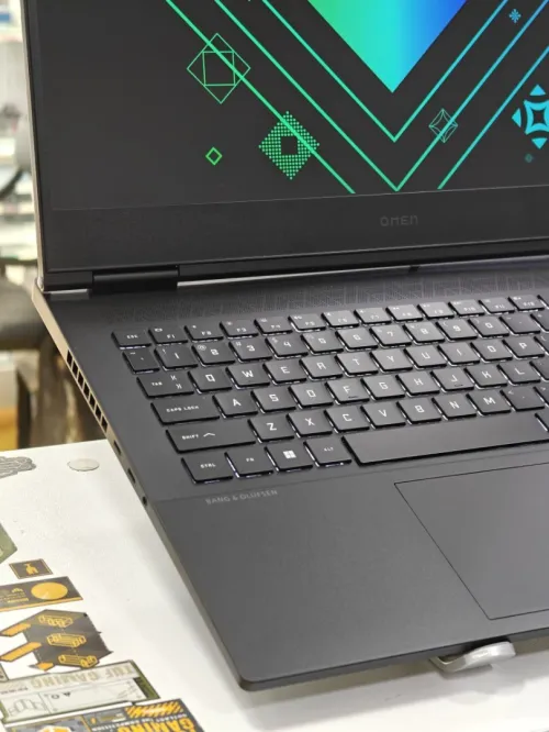 HP OMEN 16 I9 13900HX 16GB 1TB SSD RTX 4060 8GB 16,1 QHD 240Hz