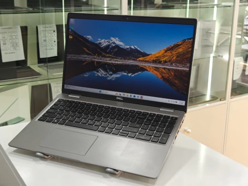 DELL LATITUDE 5520 INTEL CORE I7 1185G7 16 GB 256GB SSD NVME 15,6 FULLHD TACTILE