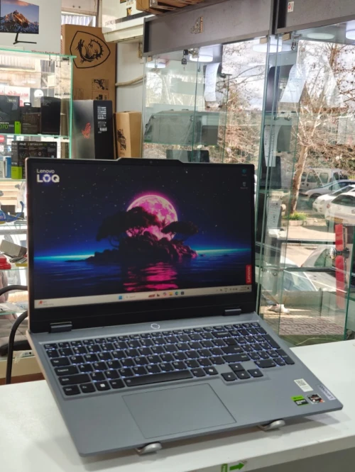 LENOVO LOQ 15 RYZEN 5 7235HS 24 GB 512GB RTX 3050 6GB 15,6 FHD 144HZ