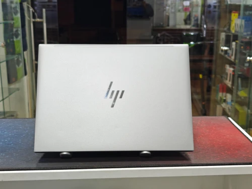 HP ZBOOK 14 G11 INTEL 7 165H 32GB 512GB SSD 14,1 FULLHD+ TACTILE RTX A500 4GB