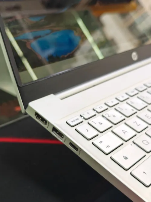 HP PAVILION 15 INTEL CORE I5 1135G7 12GB 256GB SSD NVME 15,6 FULLHD TACTILE