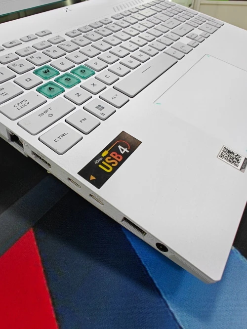 ASUS TUF A15 WHITE ÉDITION RYZEN 7 7735H 16GB 512GB SSD NVME 15,6 FULLHD IPS 144HZ NVIDIA RTX 4060 8GB