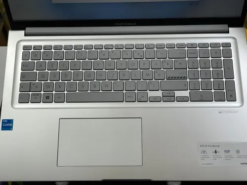 ASUS VIVOBOOK 17 X1704V i3 1315U 8GB 512GB SSD 17,3 FULLHD NEUF SOUS EMBALLAGE JAMAIS UTILISÉ 