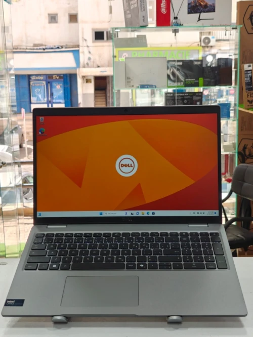 DELL LATITUDE 5550 INTEL 5 ULTRA 135U VPRO 16GB 512GB SSD 15,6 FHD PRESQUE NEUF 