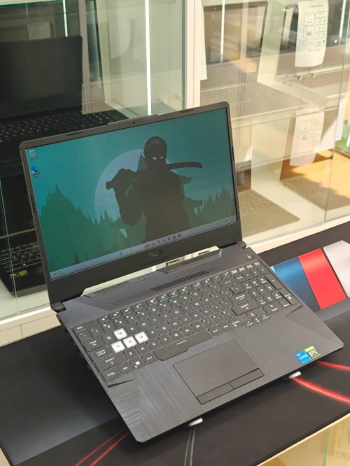 ASUS TUF F15 INTEL CORE I7 11800H 16GB 512GB SSD NVME 15,6 FULLHD IPS 144hz NVIDIA RTX 3060 6GB