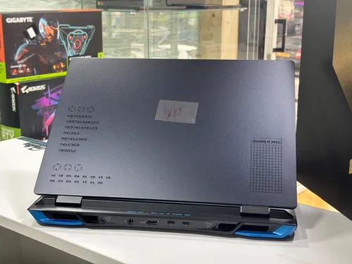 ACER PREDATOR HELIOS 16 I9-13TH 32GB 1TB SSD RTX 4070 8GB 16,1 4K 165Hz SOUS EMBALLAGE