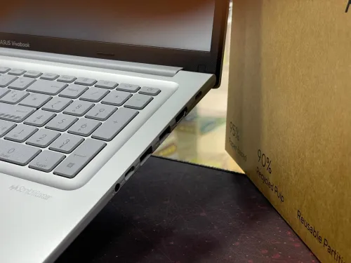 ASUS VIVOBOOK 17 X1704V i3 1315U 8GB 512GB SSD 17,3 FULLHD NEUF SOUS EMBALLAGE JAMAIS UTILISÉ 