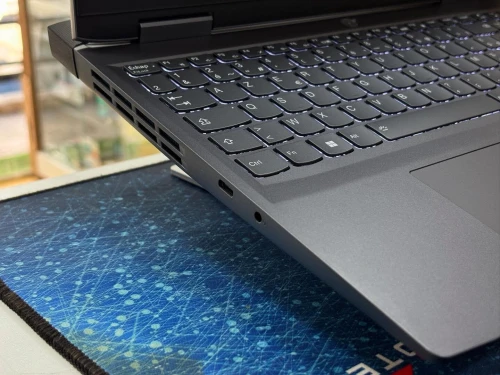 LENOVO LOQ 15 15APH8 RYZEN 7 7840HS 16GB 512GB SSD 15,6 FHD 144HZ NEUF SOUS EMBALLAGE 