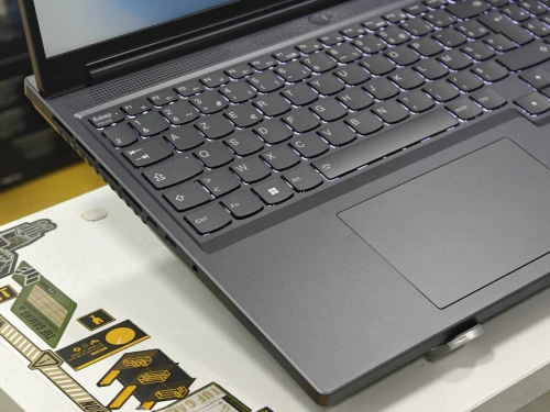 LENOVO LEGION SLIM 5 RYZEN 7 7840HS 16GB 512GB SSD RTX 4060 8GB 16,1 2.5K 165HZ NEUF SOUS EMBALLAGE 