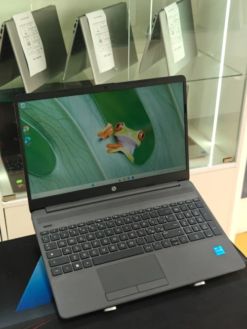 HP 250 G8 INTEL CORE I5 1135G7 16GB 256GB SSD NVME 15,6 FULLHD INTEL IRIS XE