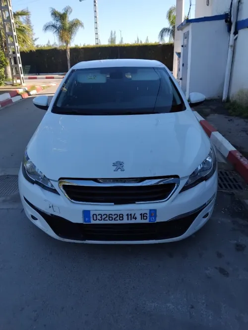 Peugeot 208 2014 Silver Line