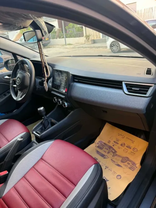 Renault Clio 5  2024 