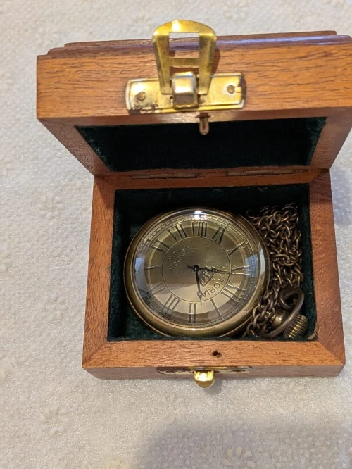 Montre à Gousset Vintage "Victoria London 1915" avec son Écrin en Bois