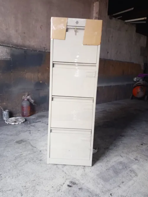 VESTIAIRE HAUTE METALLIQUE 4 PORTES IMPORTATION (DEUX SUPERPOSE)