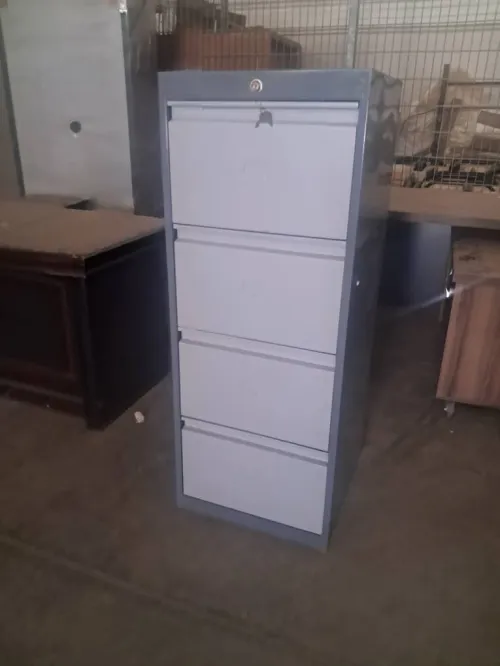 VESTIAIRE HAUTE METALLIQUE 4 PORTES IMPORTATION (DEUX SUPERPOSE)