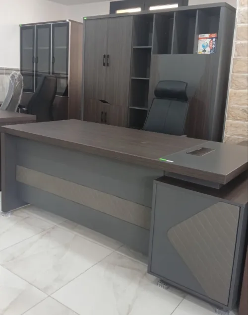 Ensemble de bureau VIP LUXE Importation (2M + retour + Armoire grande 5 portes + table basse)