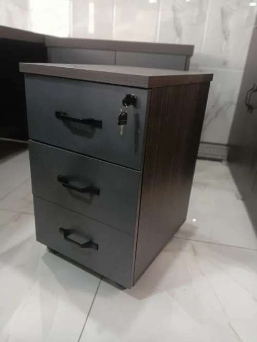 Ensemble de bureau VIP LUXE Importation (2M + retour + Armoire grande 5 portes + table basse)
