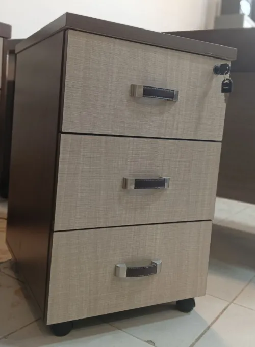 Ensemble de bureau importation 4pcs (Bureau + retour +caisson + armoire demi vitrée)
