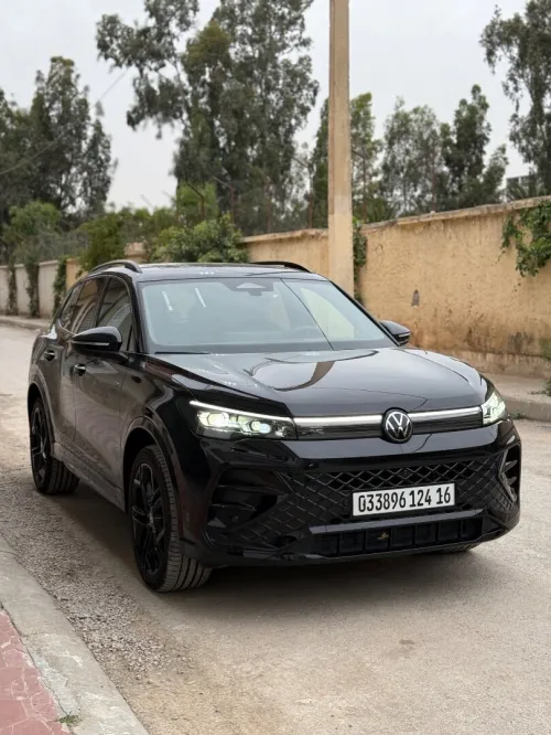 Volkswagen Tiguan 2024 Rline Blackedition full