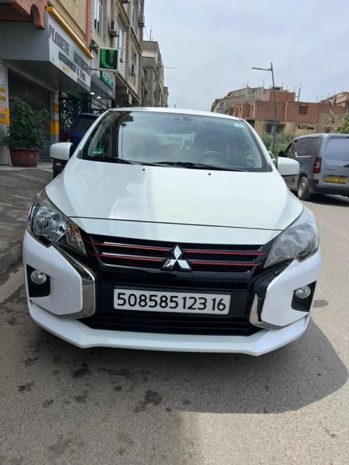 Mitsubishi Space star 2023 