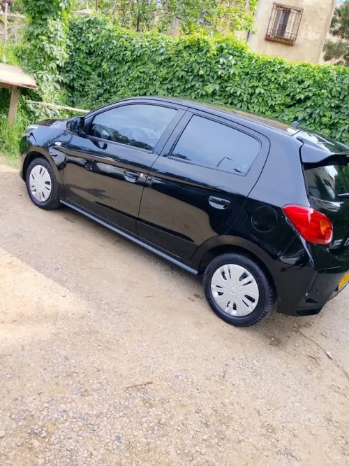 Mitsubishi Spac star 2025 