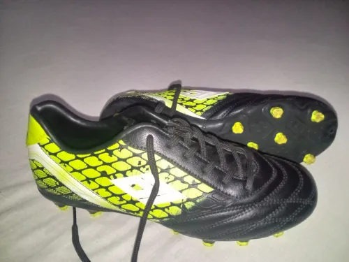 Nike tn d'origine et soulier de foot Adidas Originale