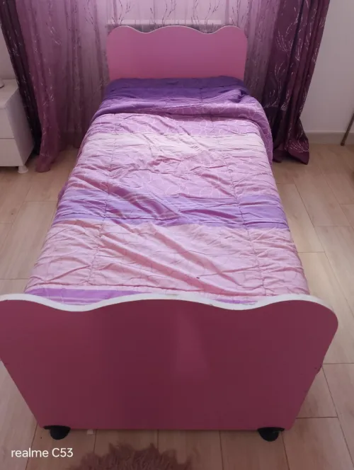 Lit pour fillette avec matelas