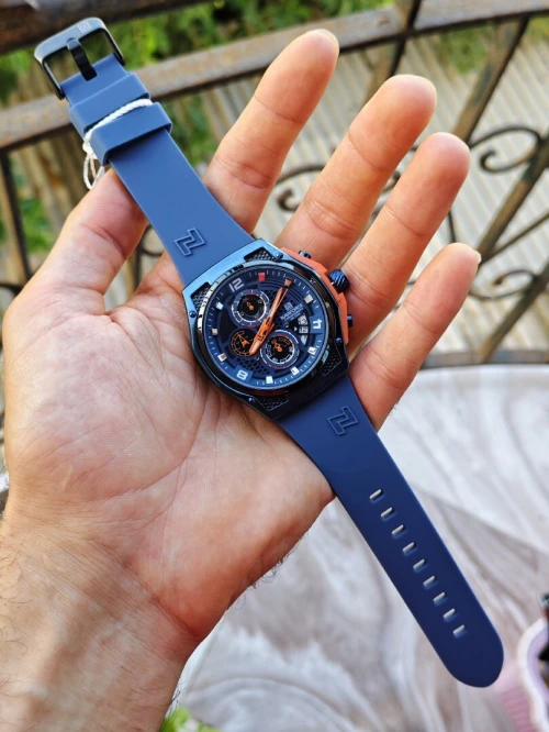 Montre Naviforce Chronographe étanche 3ATM original neuf jamais utilisé 