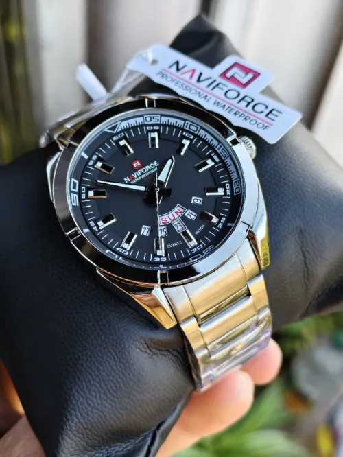 Montre Naviforce original étanche 3ATM neuf jamais utilisé