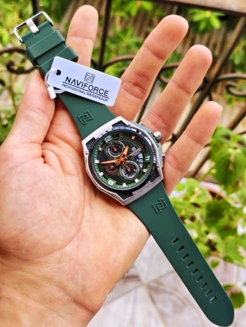 Montre Naviforce Chronographe étanche 3ATM original neuf jamais utilisé 