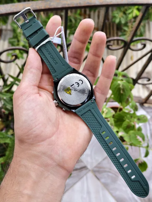 Montre Naviforce Chronographe étanche 3ATM original neuf jamais utilisé 