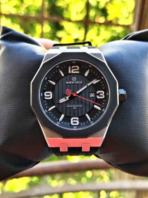 Montre original neuf jamais utilisé 