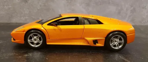 LAMBORGHINI MURCIELAGO 2 EME GENERATION (1:24) VOITURE MINIATURE DE COLLECTION