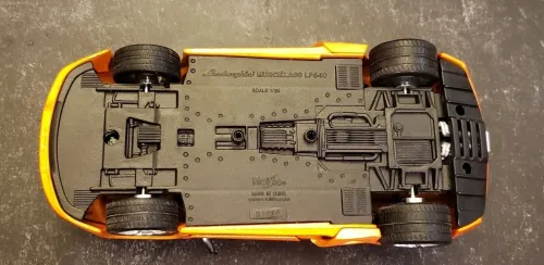 LAMBORGHINI MURCIELAGO 2 EME GENERATION (1:24) VOITURE MINIATURE DE COLLECTION