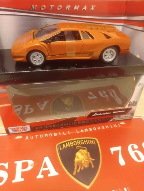 LAMBORGHINI DIABLO (1/24) + CADEAU
