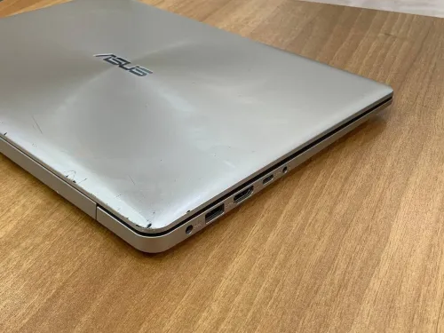 ASUS S14  / INTEL I5 8 EME / 8 G / 256 SSD /14 FHD