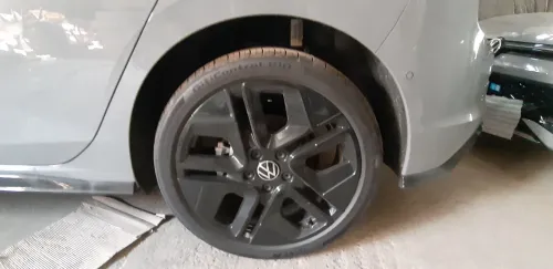 Volkswagen Golf 8 2025 R Black Edition 