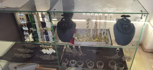 Vente d'un lot de bijoux 