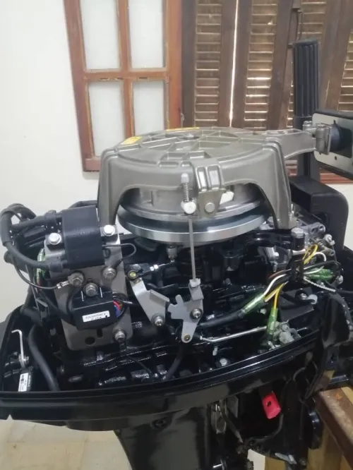 Flouka + moteur mercury 25